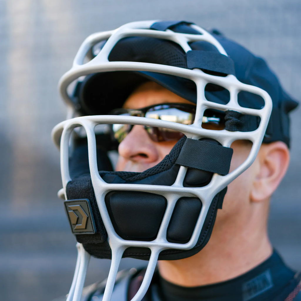 Mirage 12 XCG Silver Umpire Mask + D3O® Cloud4 Pads